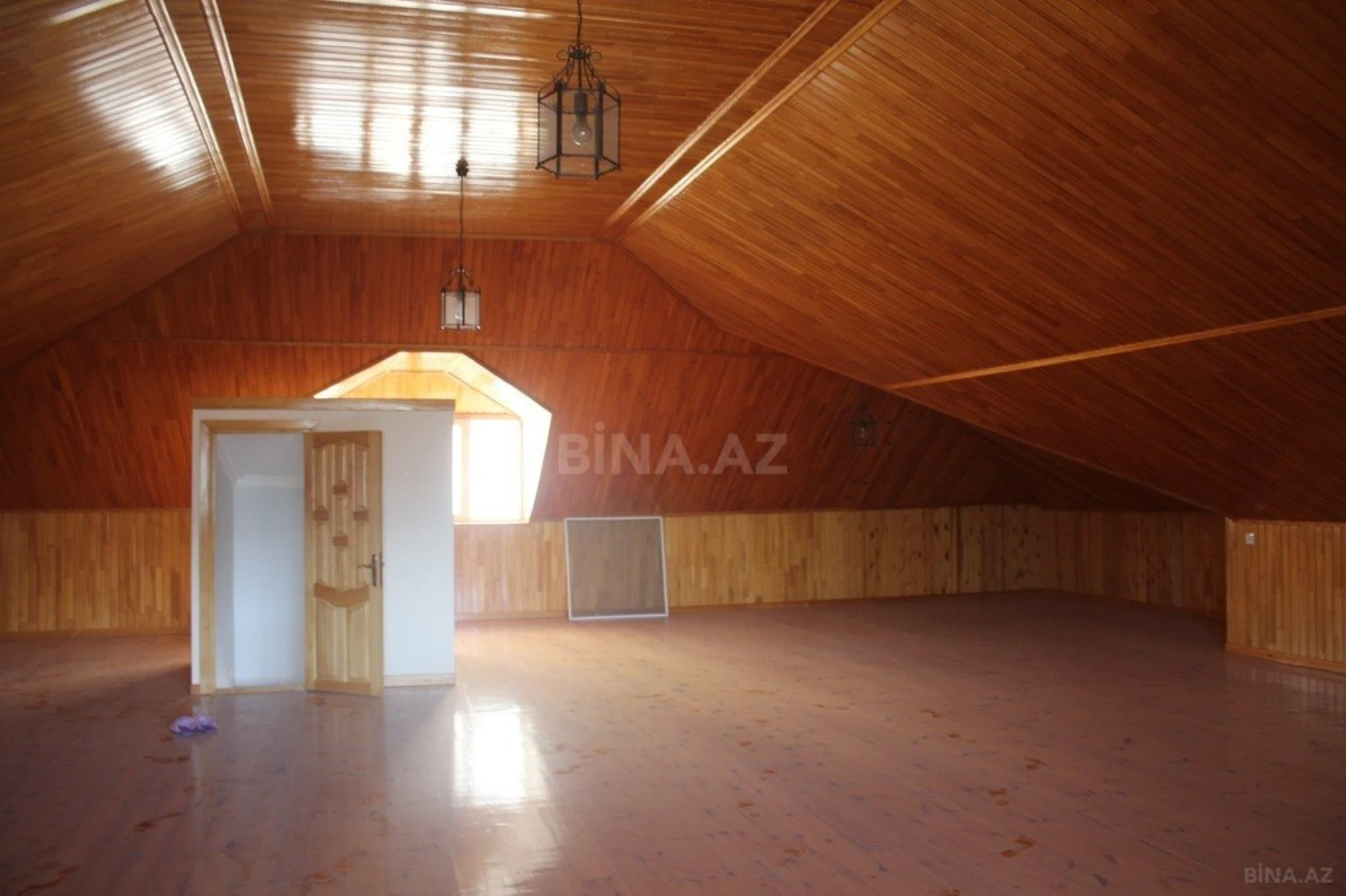 Satılır 6 otaqlı həyət evi 500 m²