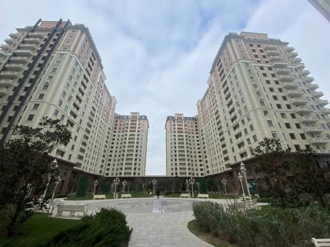 Satılır 2 otaqlı mənzil 68 m²