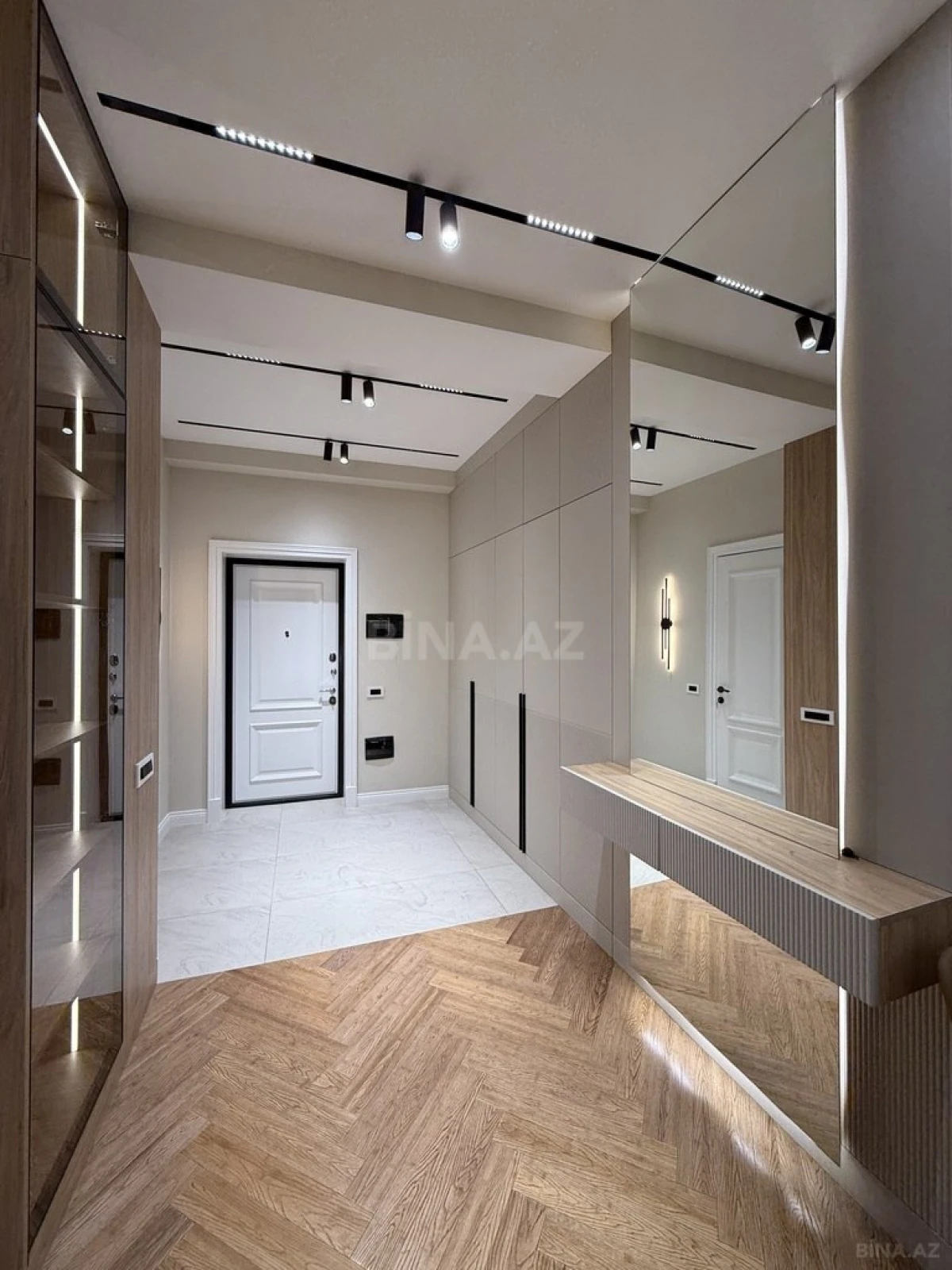 Satılır 2 otaqlı mənzil 68 m²