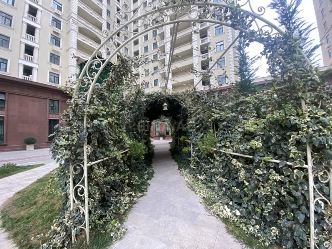 Satılır 2 otaqlı mənzil 68 m²