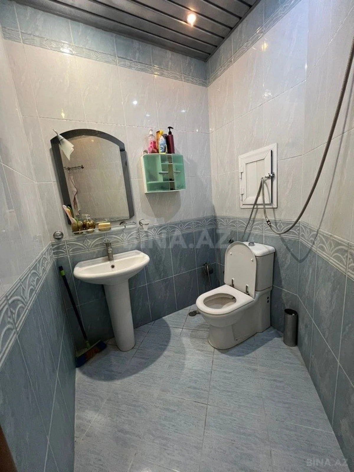 Satılır 4 otaqlı mənzil 200 m²