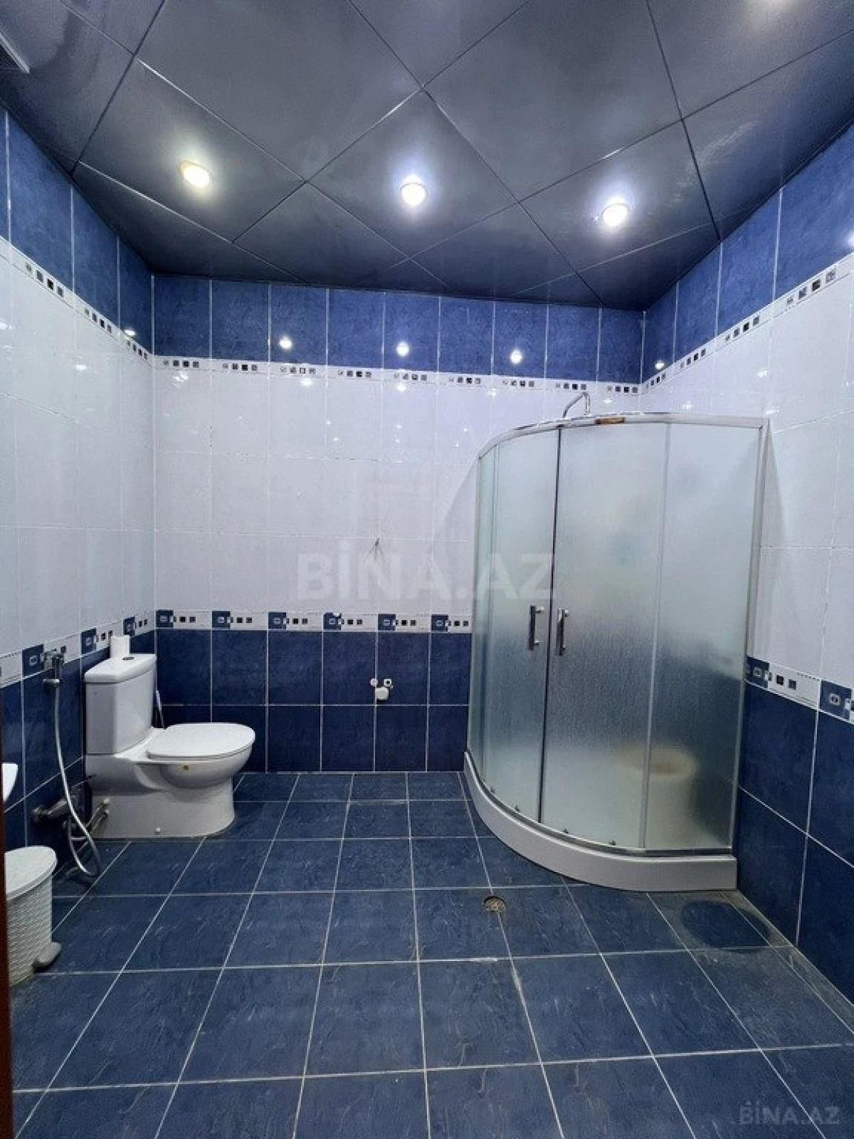 Satılır 4 otaqlı mənzil 200 m²