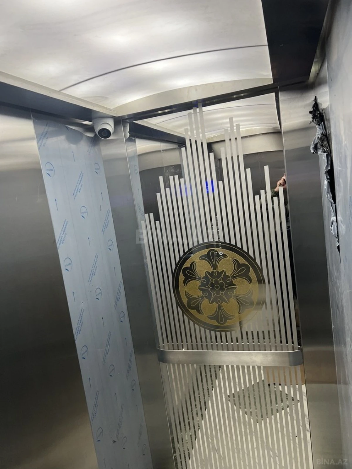 Satılır 4 otaqlı mənzil 200 m²