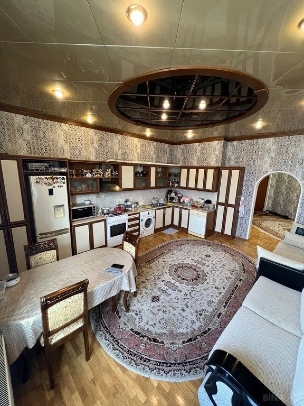 Satılır 4 otaqlı mənzil 200 m²