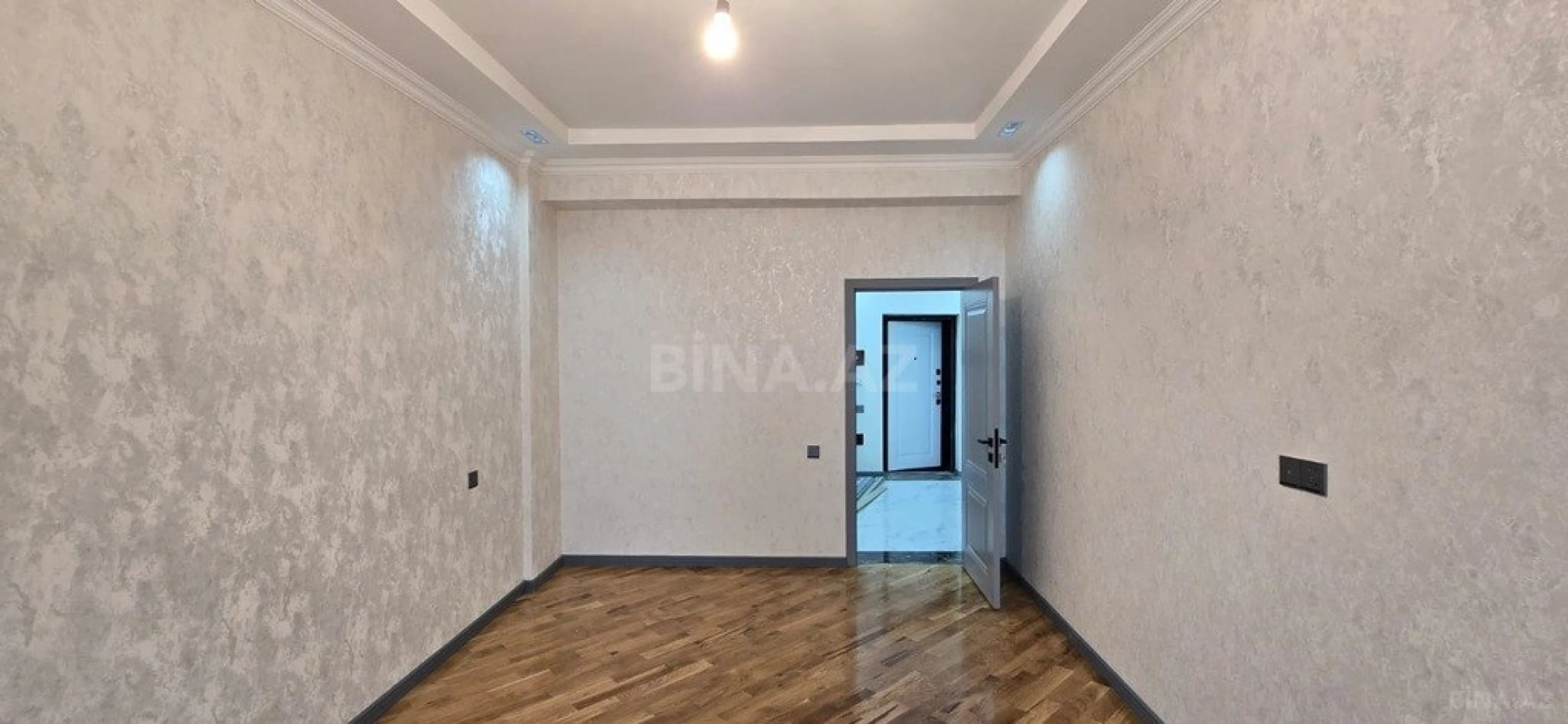 Satılır 2 otaqlı mənzil 70 m²