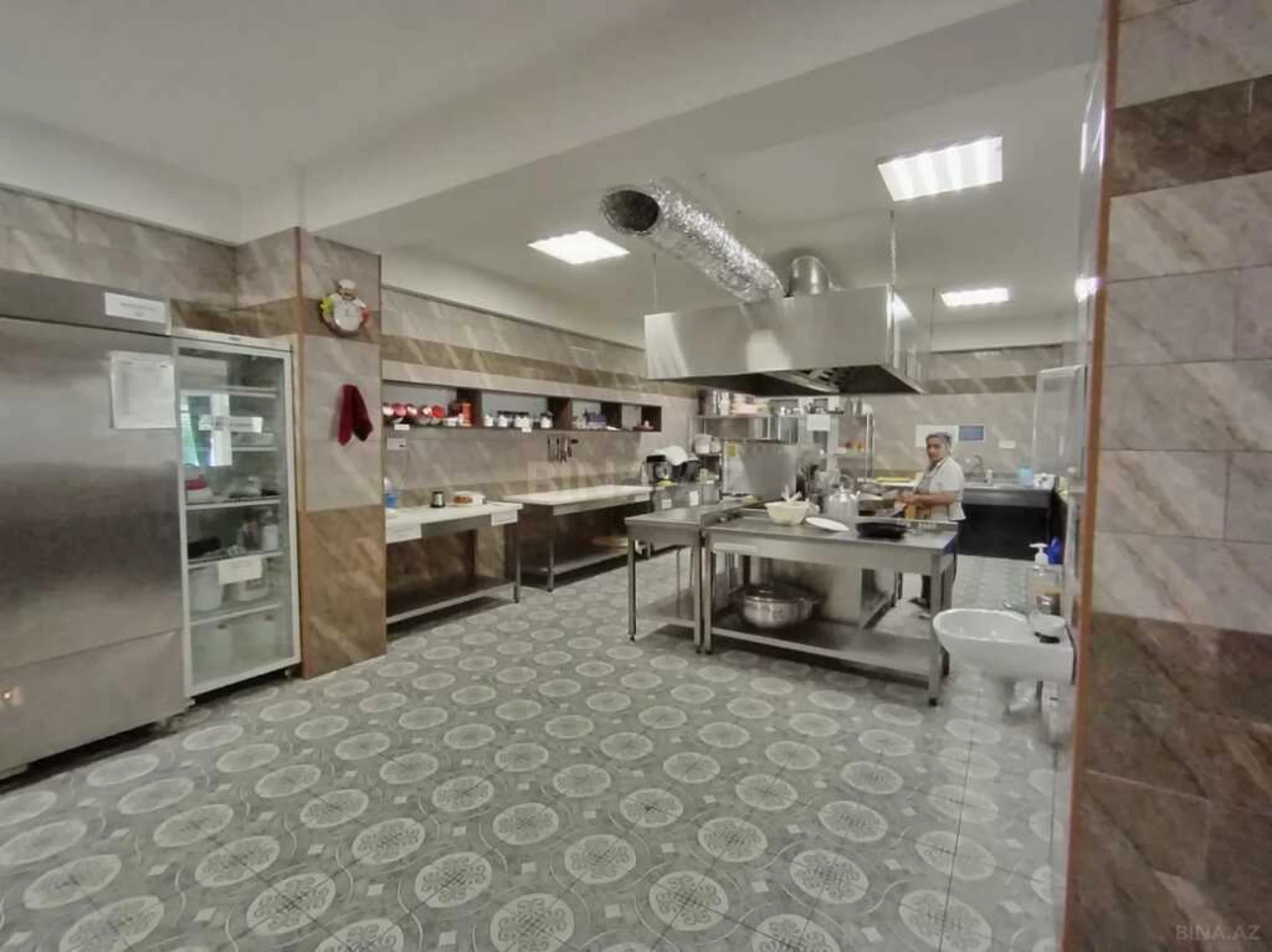 Satılır obyekt 1700 m²