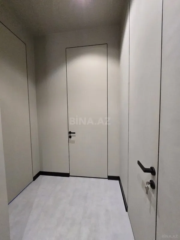 Satılır 4 otaqlı mənzil 137 m²