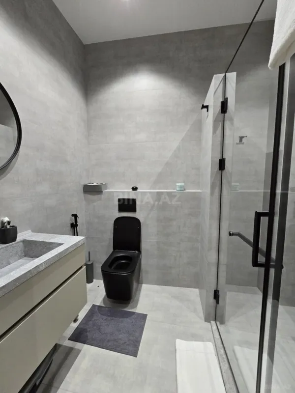 Satılır 4 otaqlı mənzil 137 m²