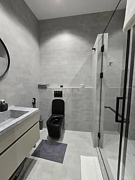 Satılır 4 otaqlı mənzil 137 m²