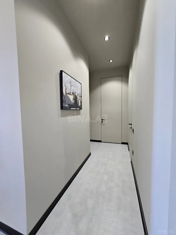 Satılır 4 otaqlı mənzil 137 m²