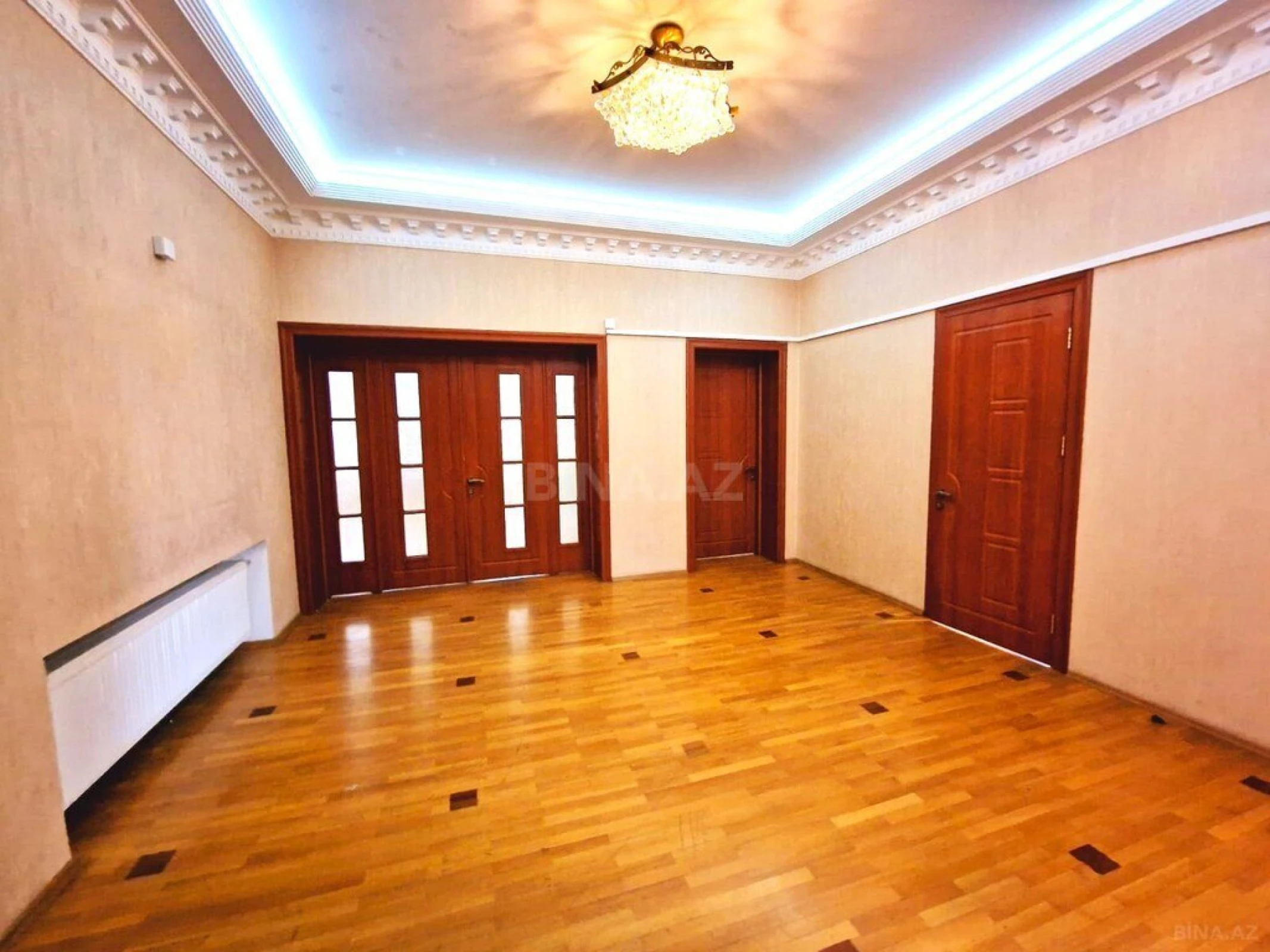 Kirayə verilir 15 otaqlı ofis 700 m²