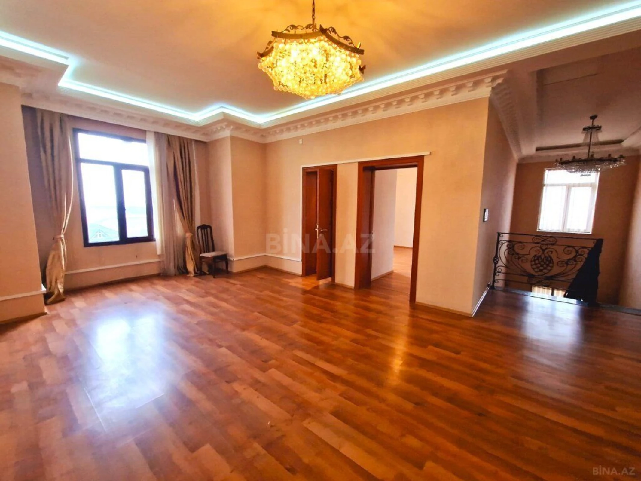 Kirayə verilir 15 otaqlı ofis 700 m²