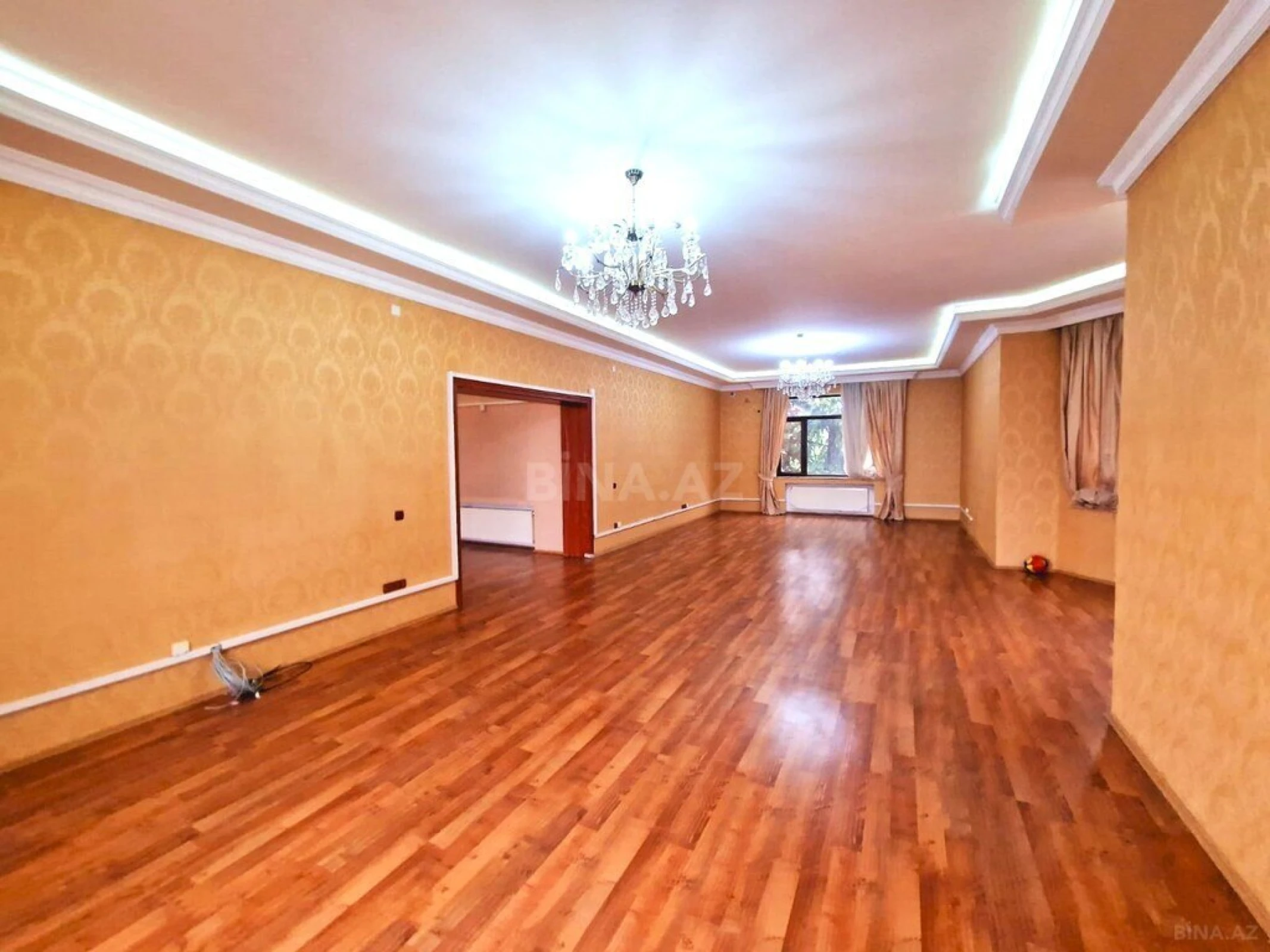 Kirayə verilir 15 otaqlı ofis 700 m²