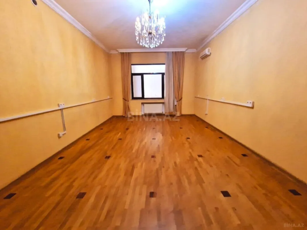 Kirayə verilir 15 otaqlı ofis 700 m²