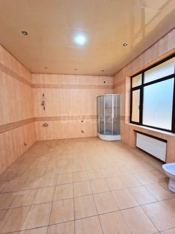 Kirayə verilir 15 otaqlı ofis 700 m²