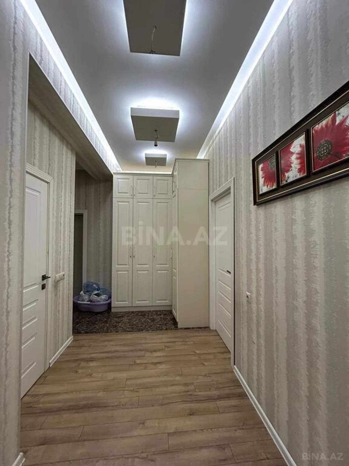 Satılır 2 otaqlı mənzil 76 m²
