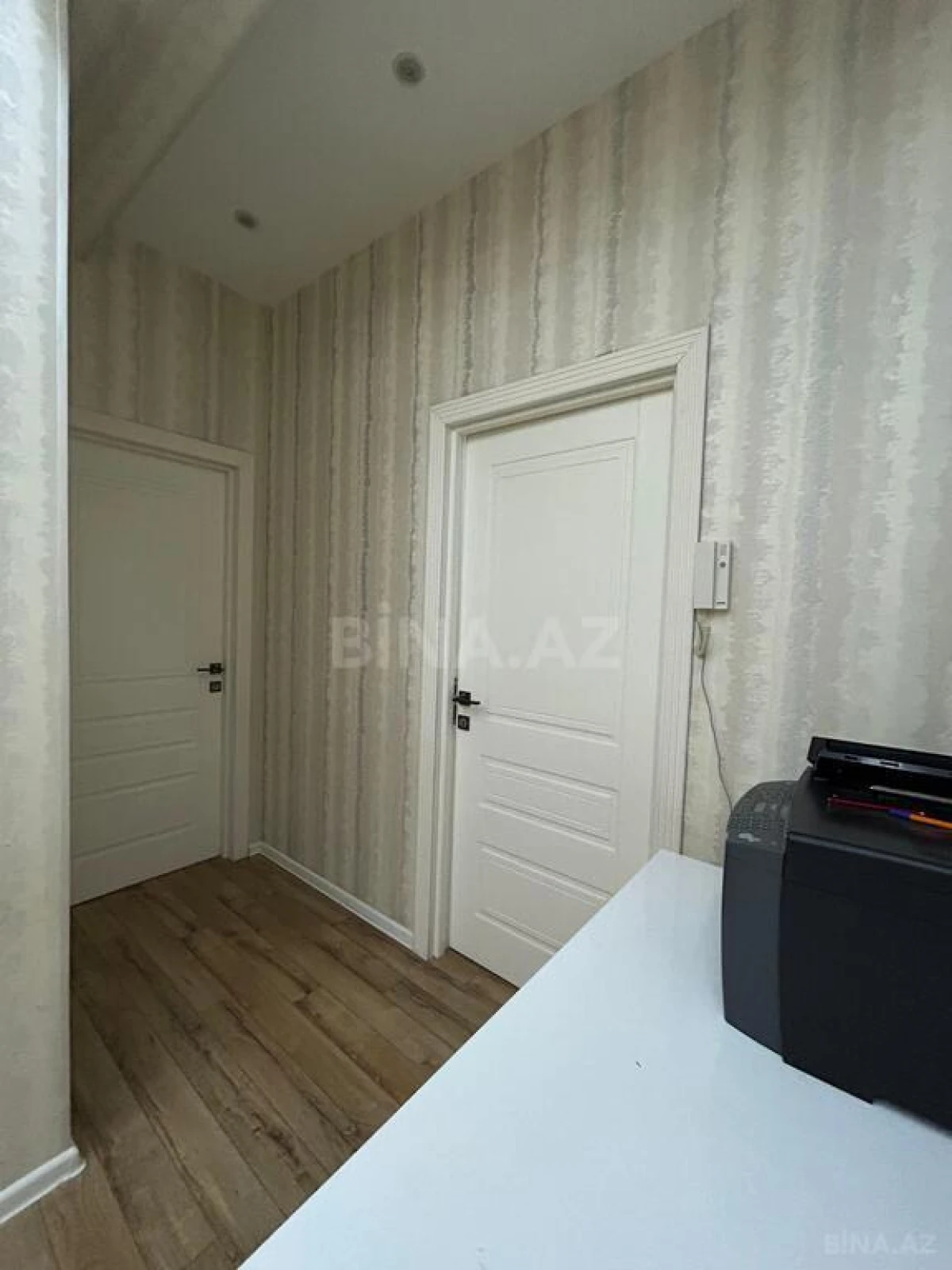 Satılır 2 otaqlı mənzil 76 m²