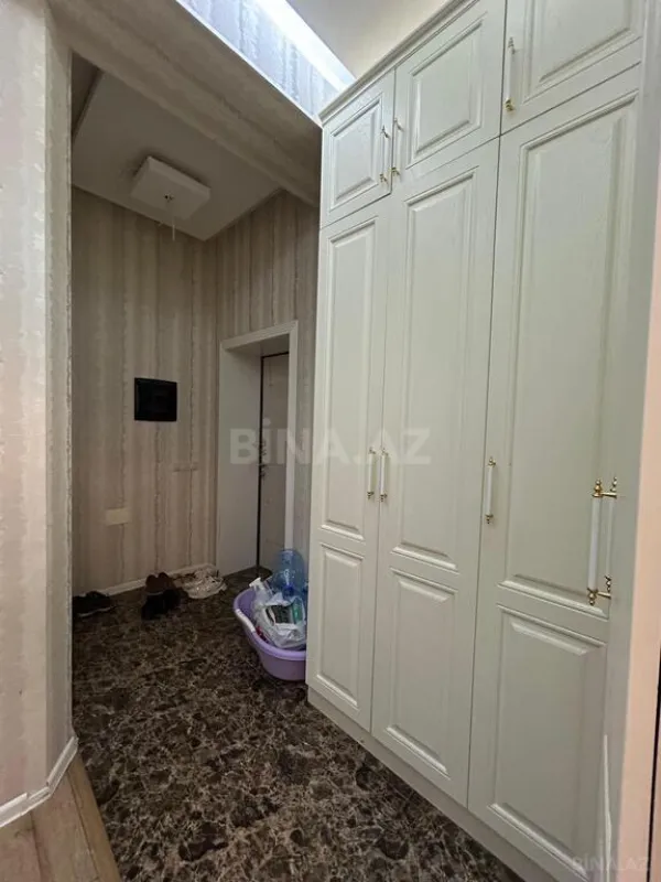 Satılır 2 otaqlı mənzil 76 m²