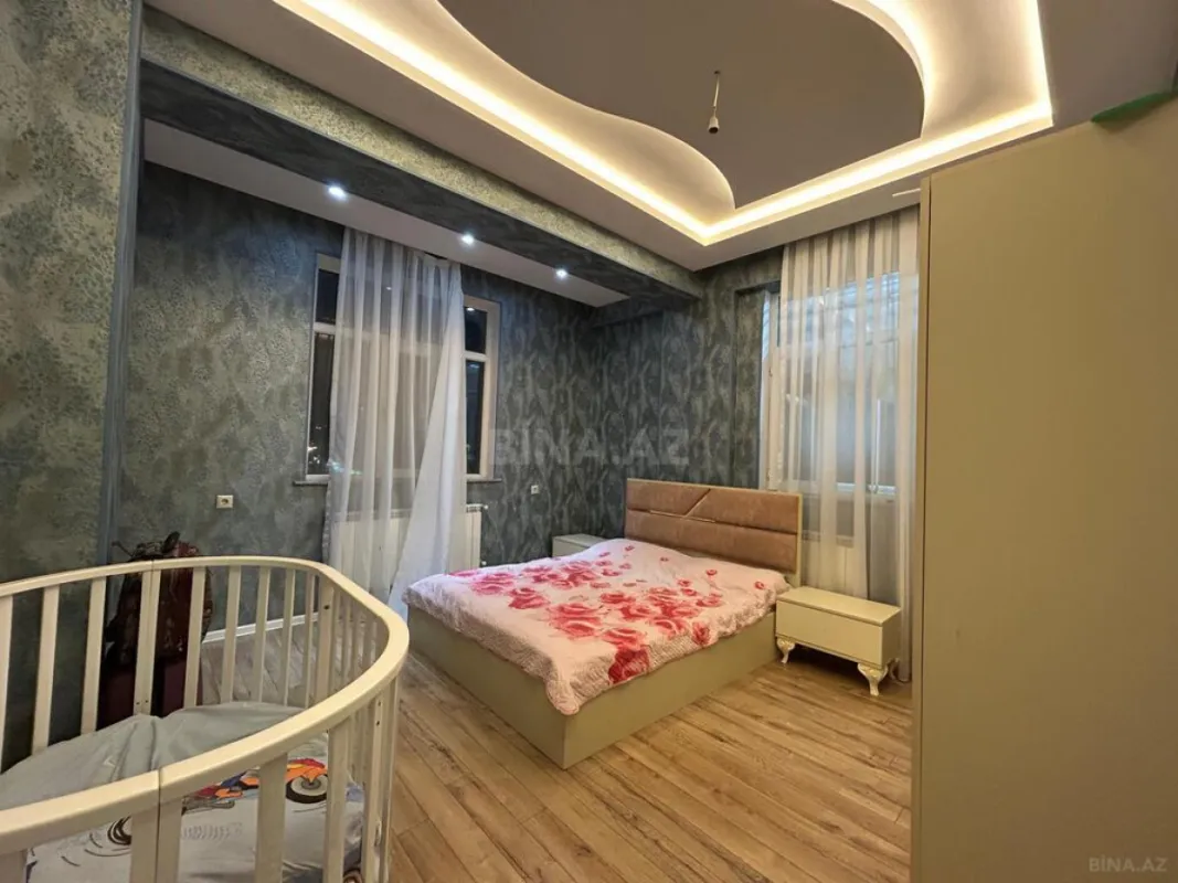 Satılır 2 otaqlı mənzil 76 m²