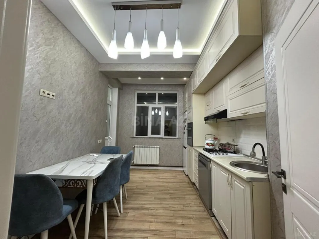 Satılır 2 otaqlı mənzil 76 m²