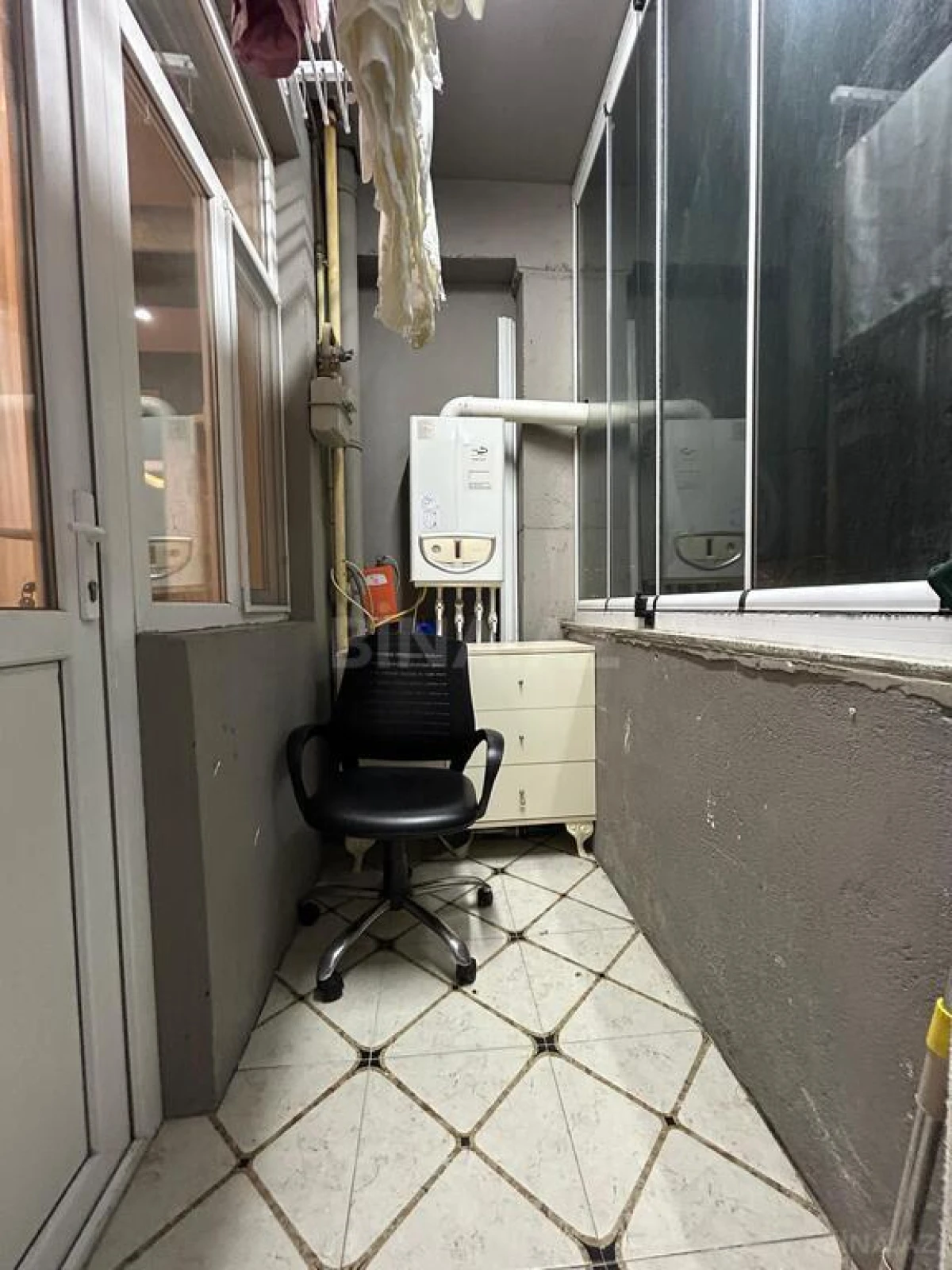 Satılır 2 otaqlı mənzil 76 m²