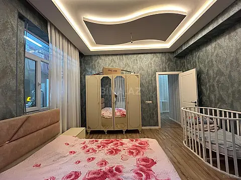 Satılır 2 otaqlı mənzil 76 m²
