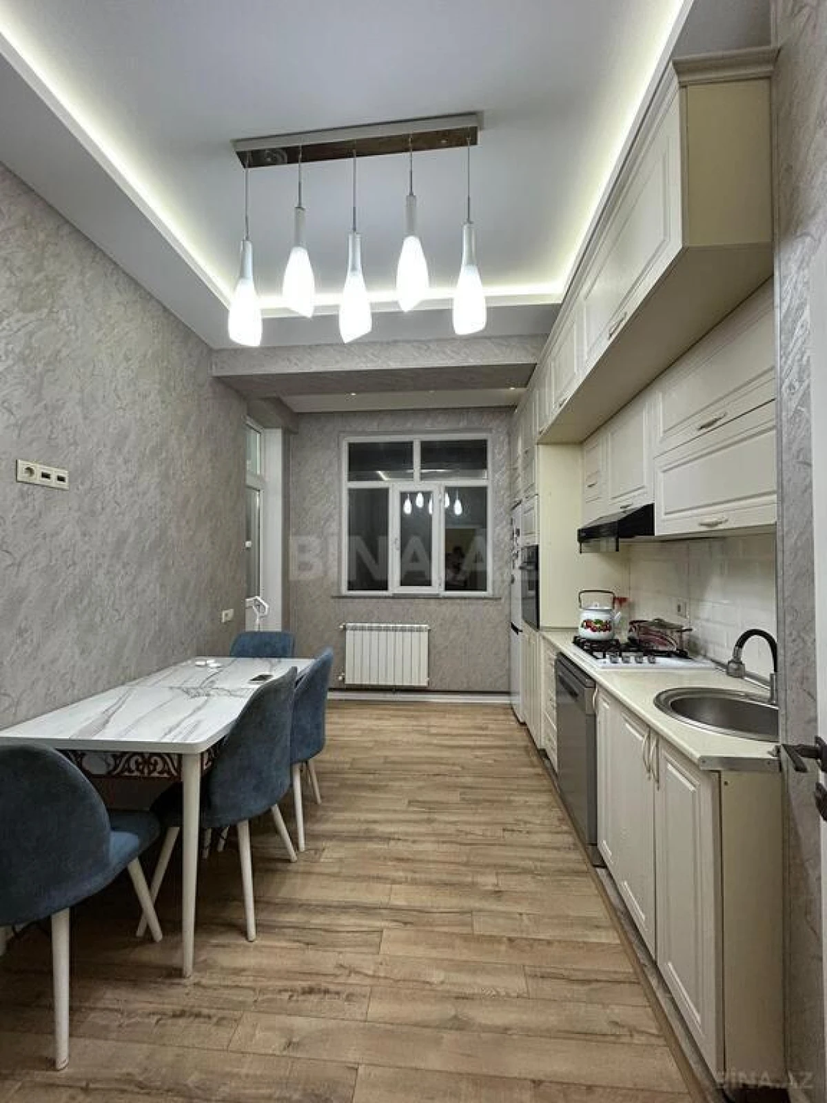 Satılır 2 otaqlı mənzil 76 m²