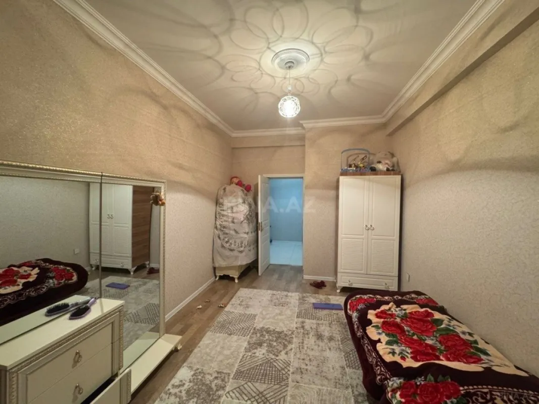 Satılır 3 otaqlı mənzil 108 m²
