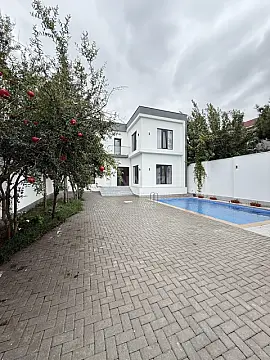 Satılır 4 otaqlı həyət evi 170 m²
