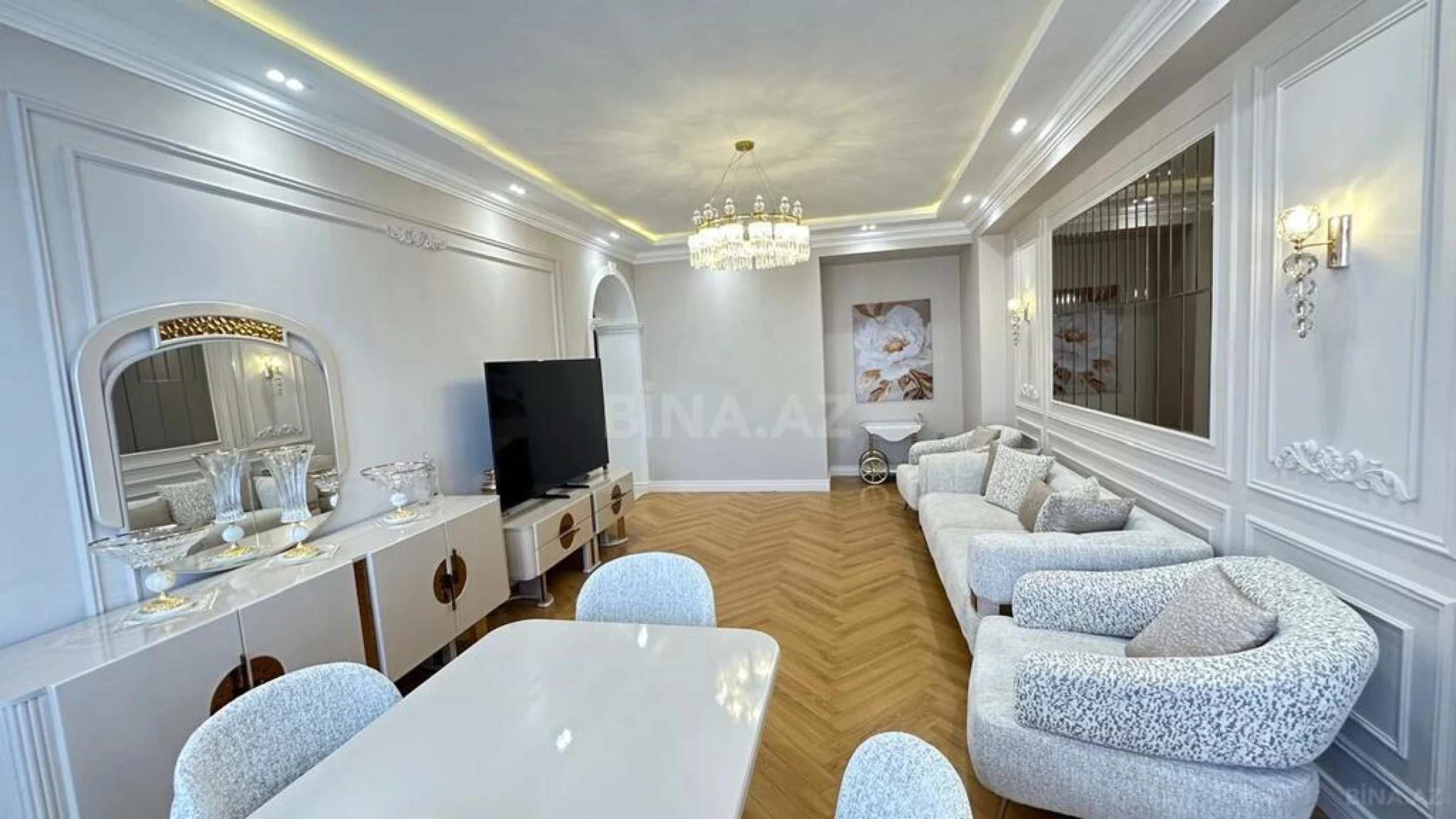 Satılır 3 otaqlı mənzil 130 m²
