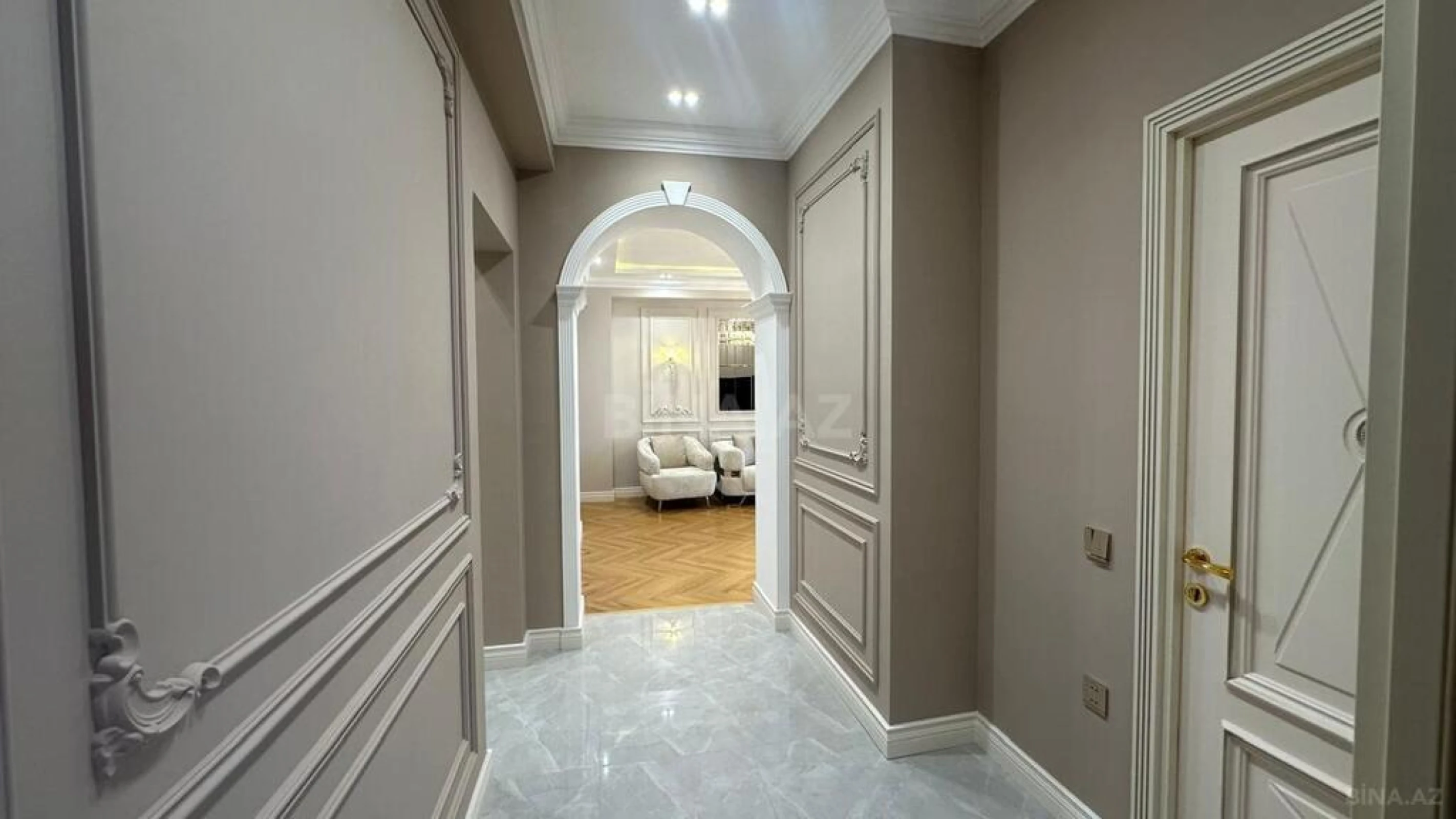 Satılır 3 otaqlı mənzil 130 m²