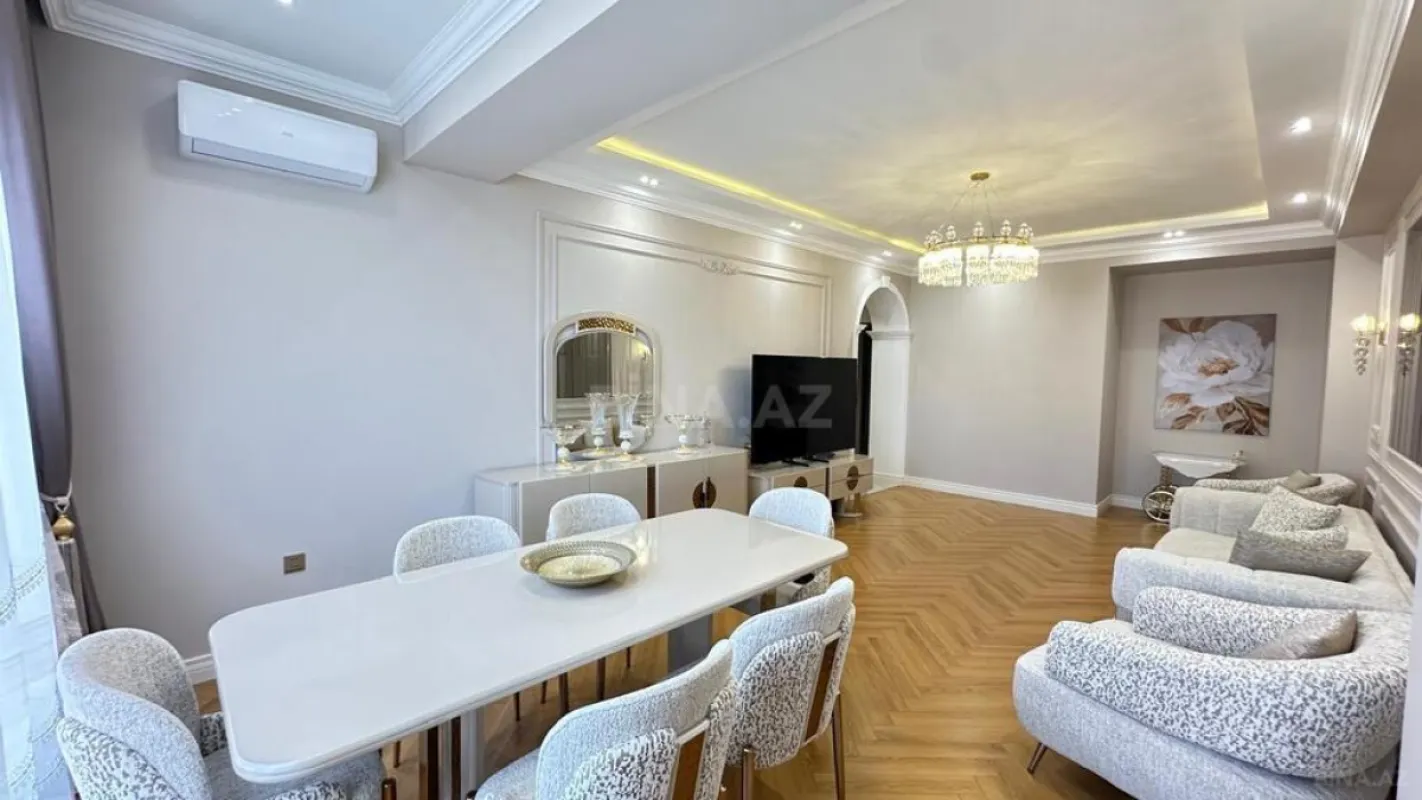 Satılır 3 otaqlı mənzil 130 m²