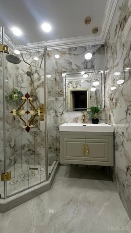 Satılır 3 otaqlı mənzil 130 m²