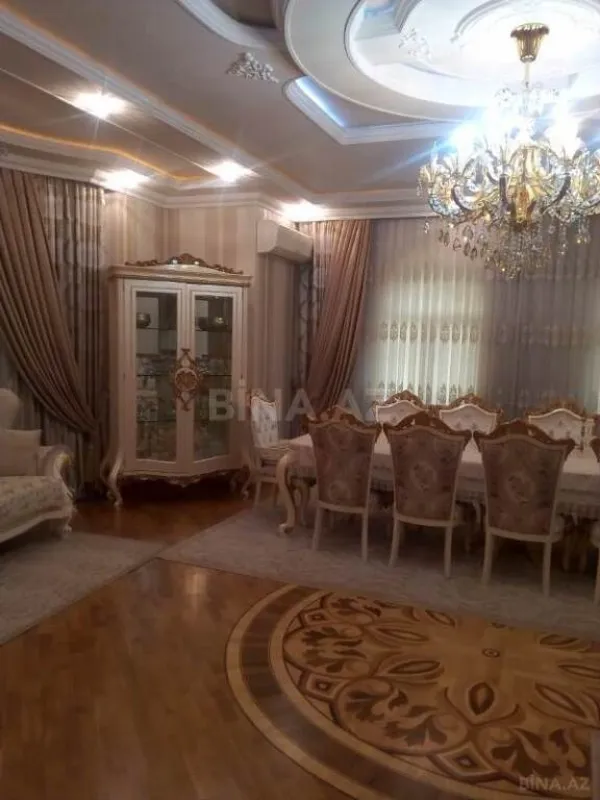 Satılır 9 otaqlı həyət evi 800 m²