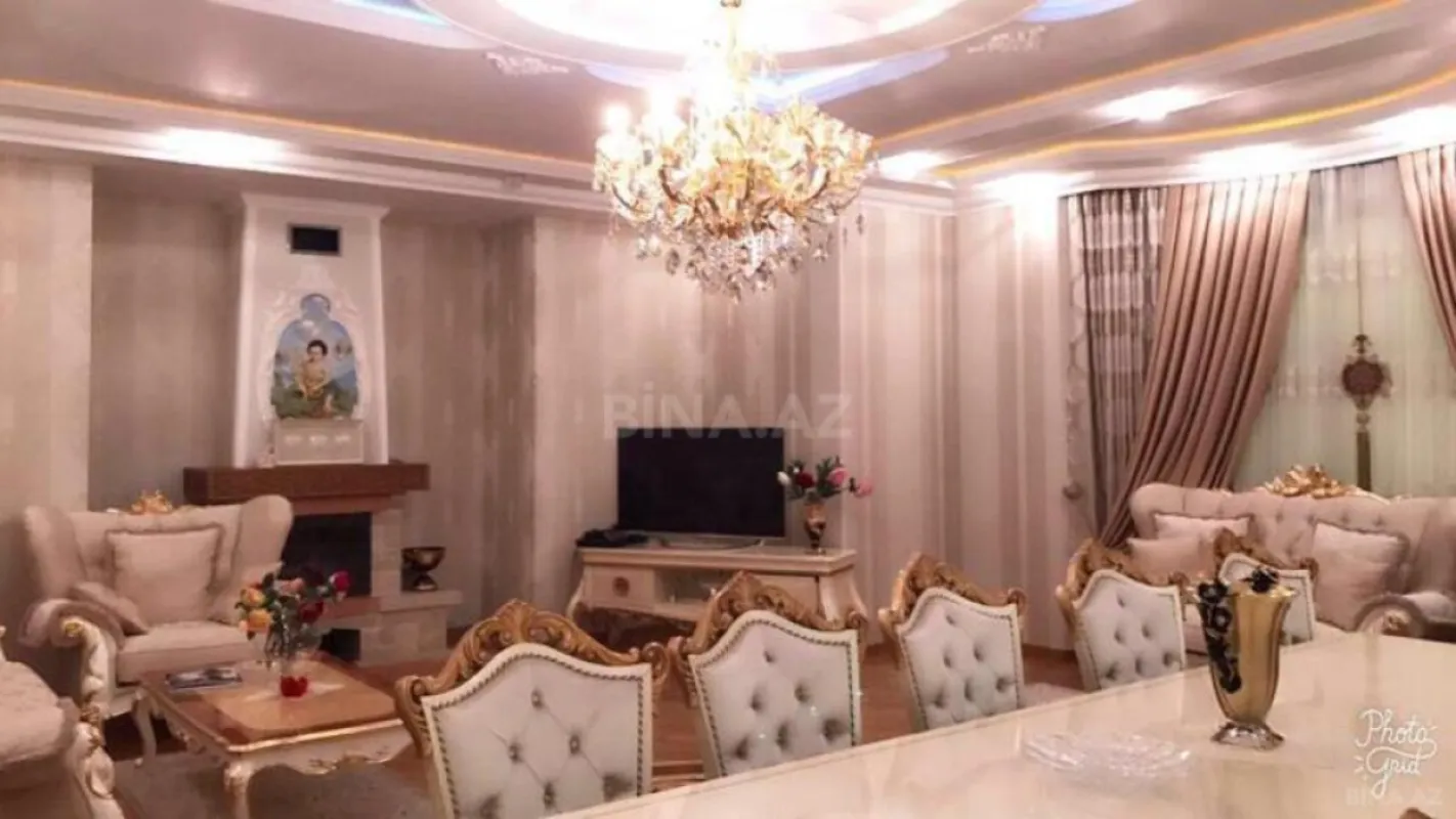Satılır 9 otaqlı həyət evi 800 m²