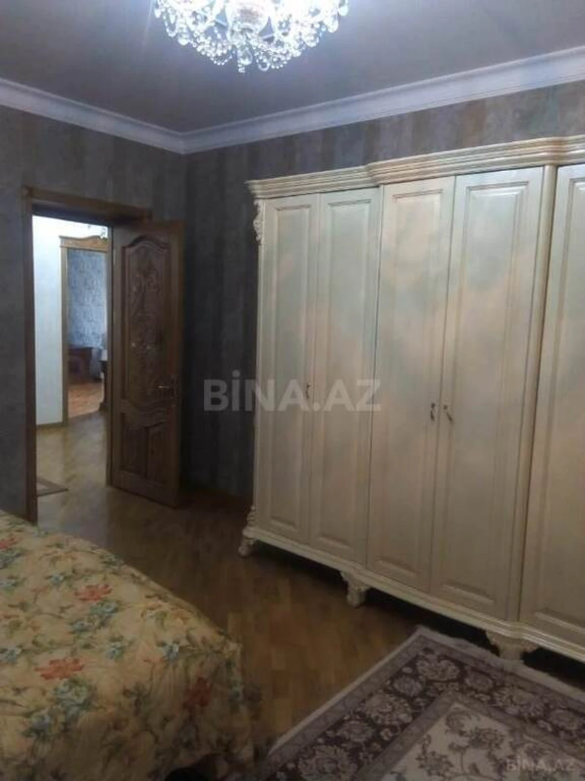 Satılır 9 otaqlı həyət evi 800 m²