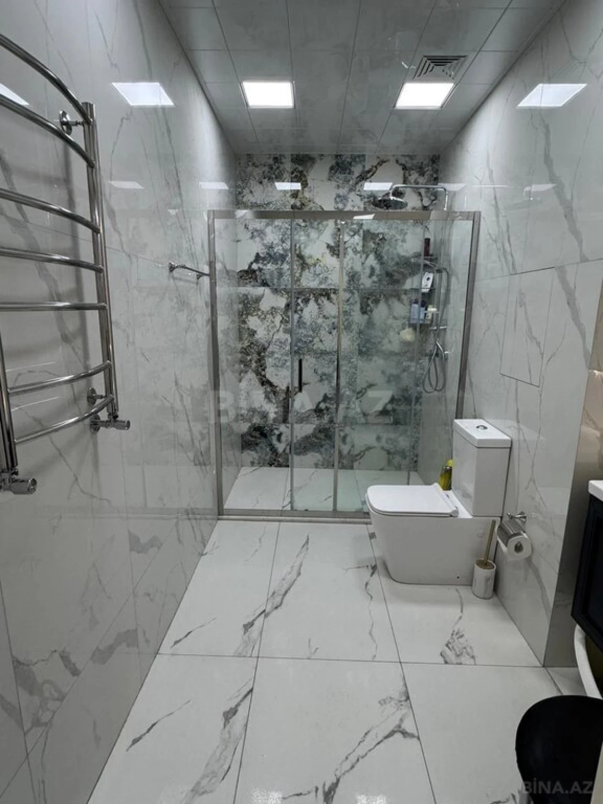 Satılır 4 otaqlı mənzil 178 m²