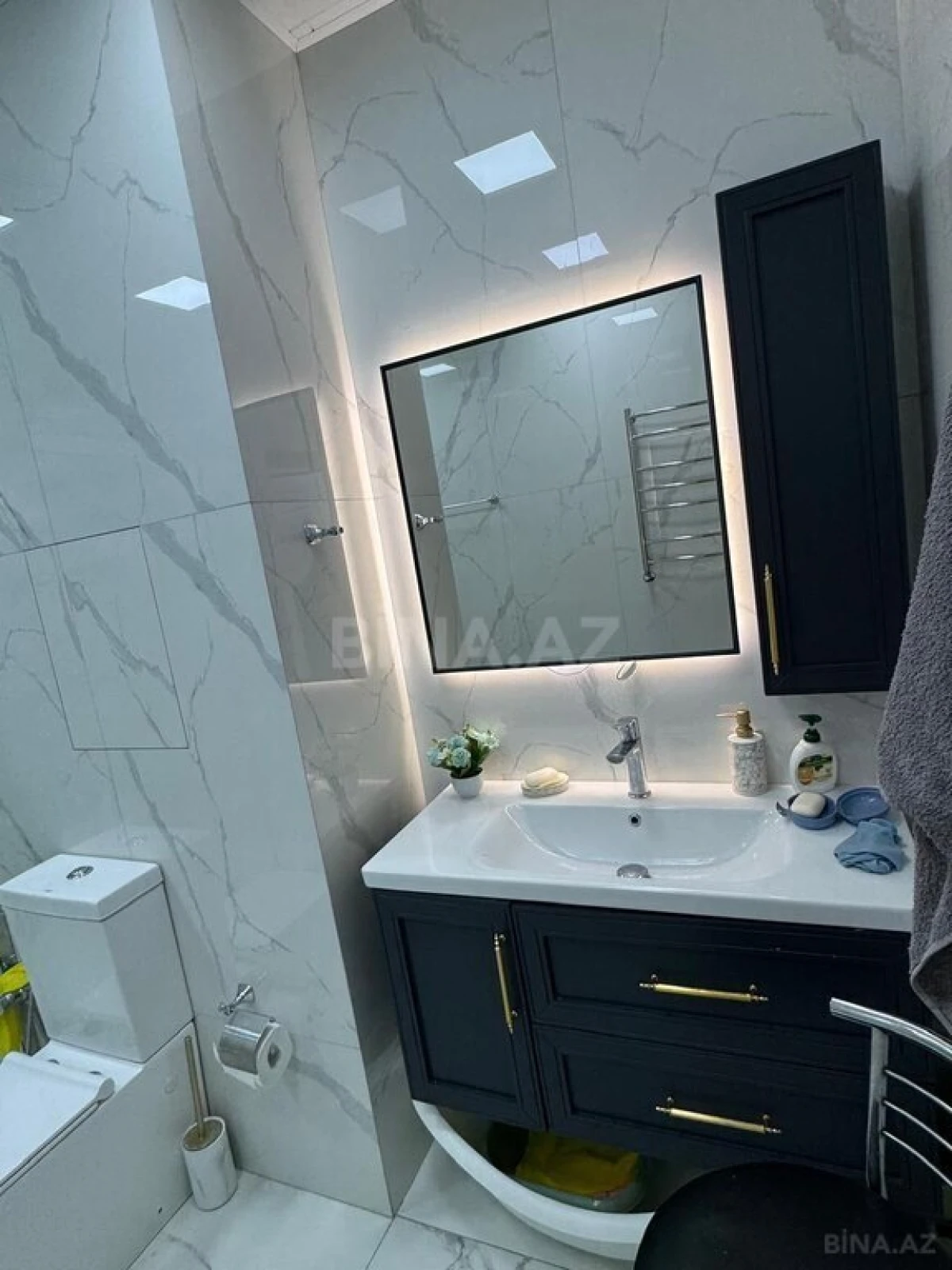 Satılır 4 otaqlı mənzil 178 m²