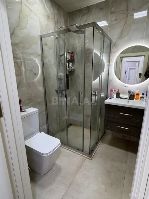 Satılır 4 otaqlı mənzil 178 m²