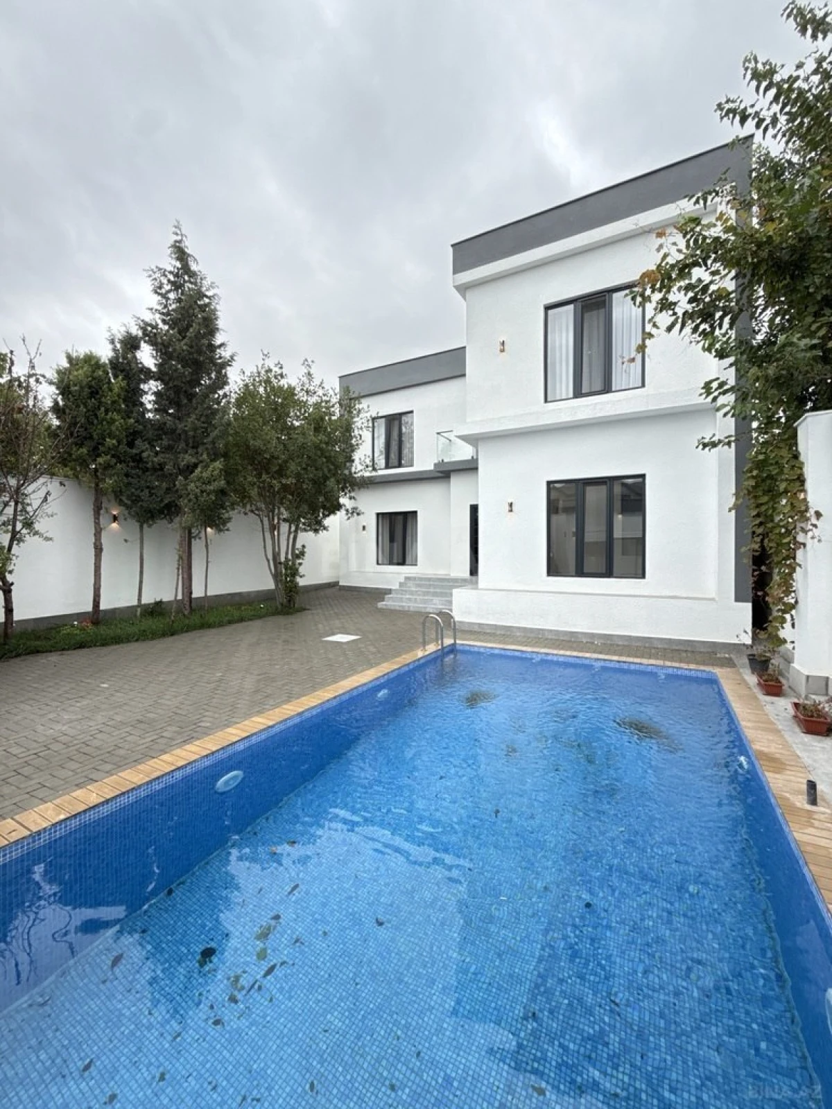 Satılır 4 otaqlı həyət evi 170 m²