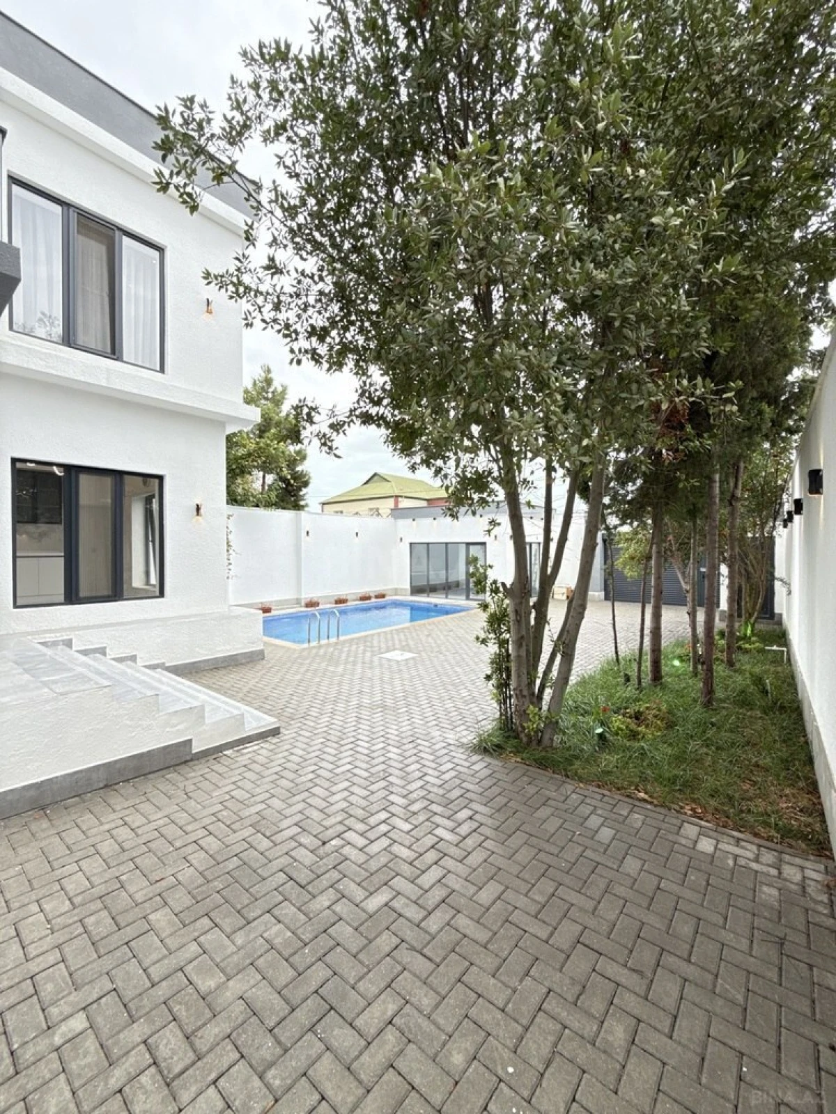 Satılır 4 otaqlı həyət evi 170 m²