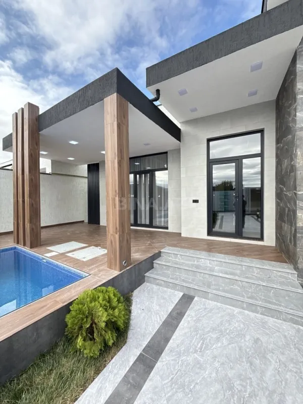 Satılır 4 otaqlı həyət evi 165 m²