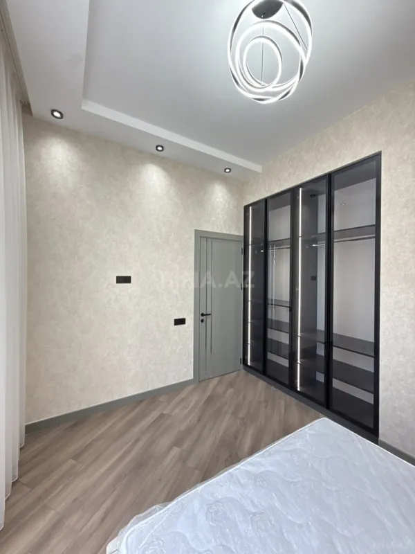 Satılır 4 otaqlı həyət evi 165 m²
