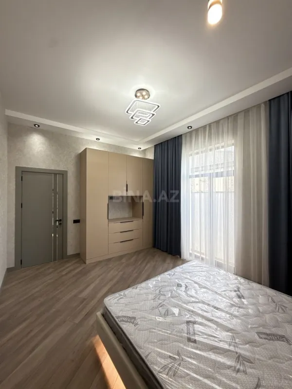 Satılır 4 otaqlı həyət evi 165 m²