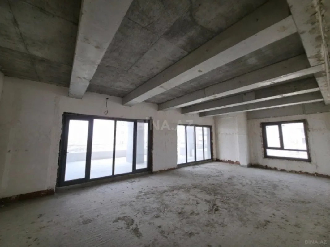 Satılır 4 otaqlı mənzil 324 m²