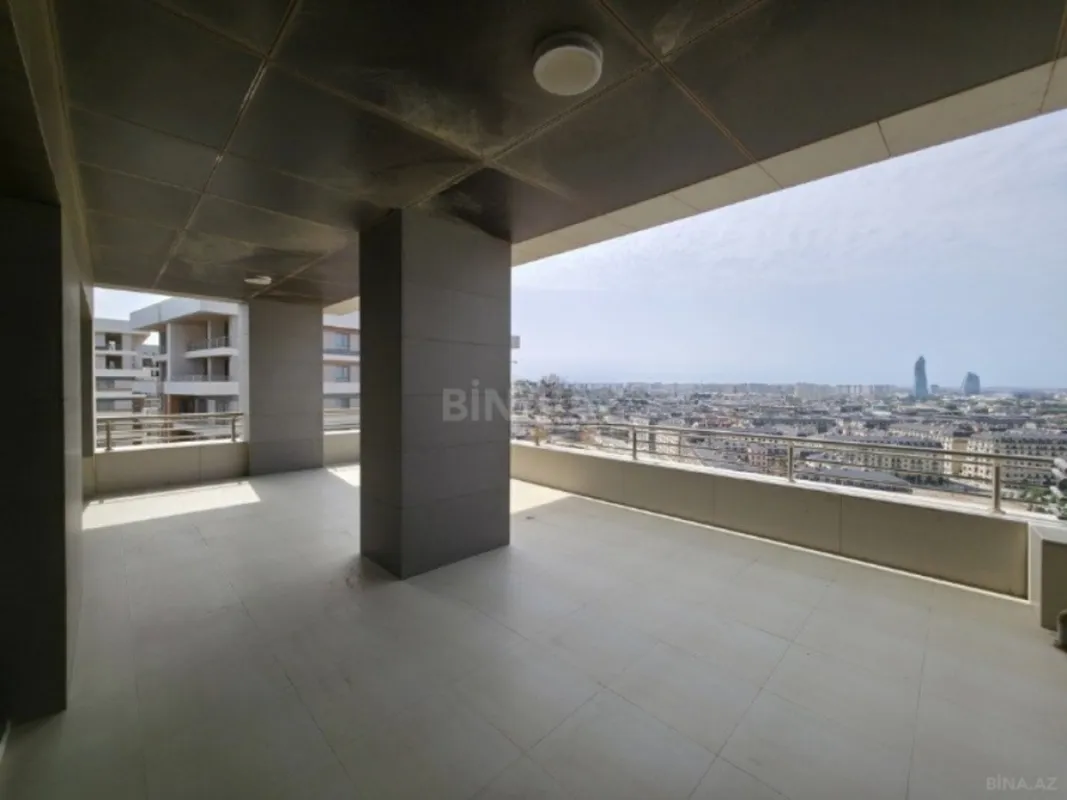Satılır 4 otaqlı mənzil 324 m²