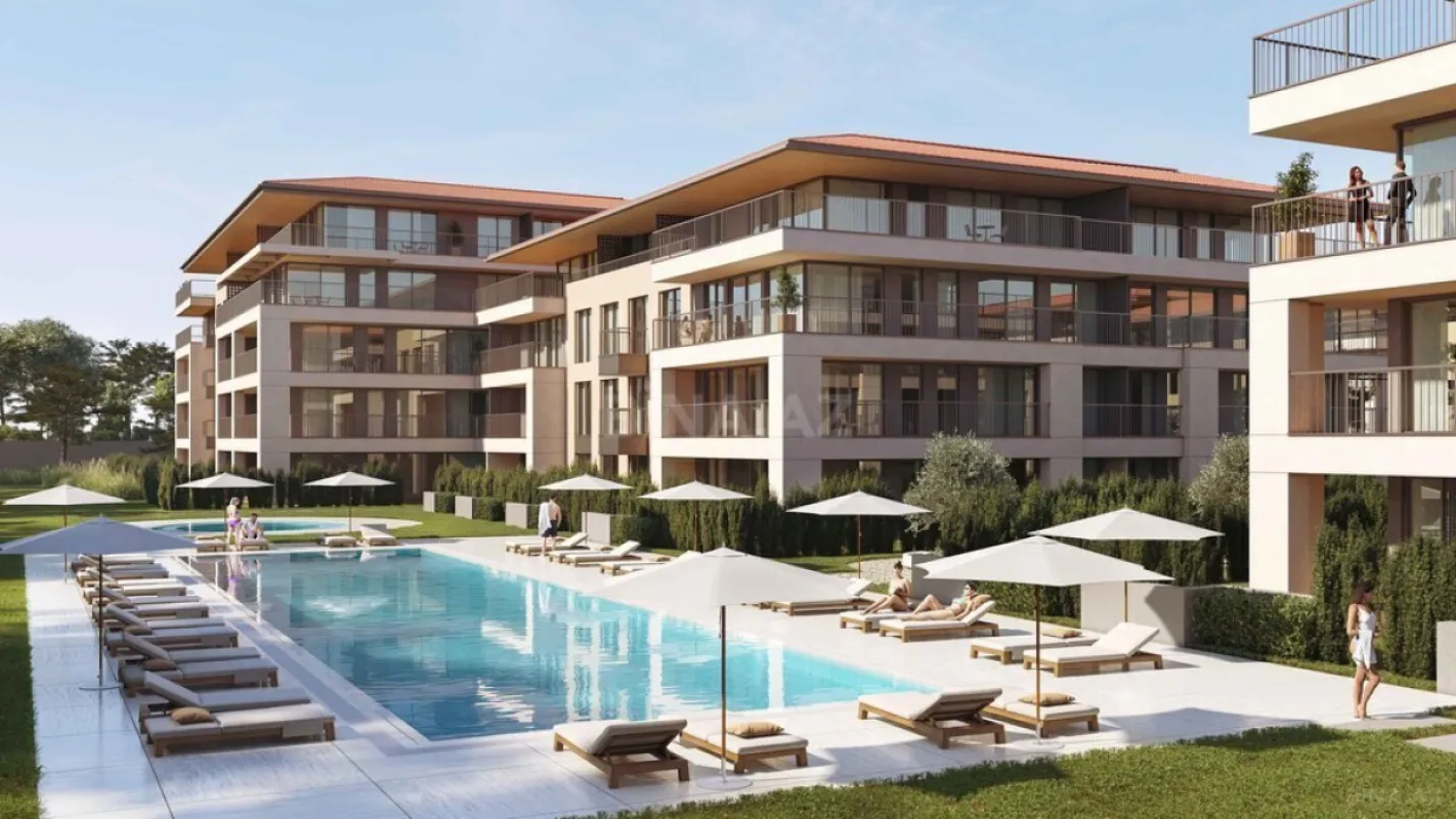 Satılır 3 otaqlı mənzil 131.2 m²