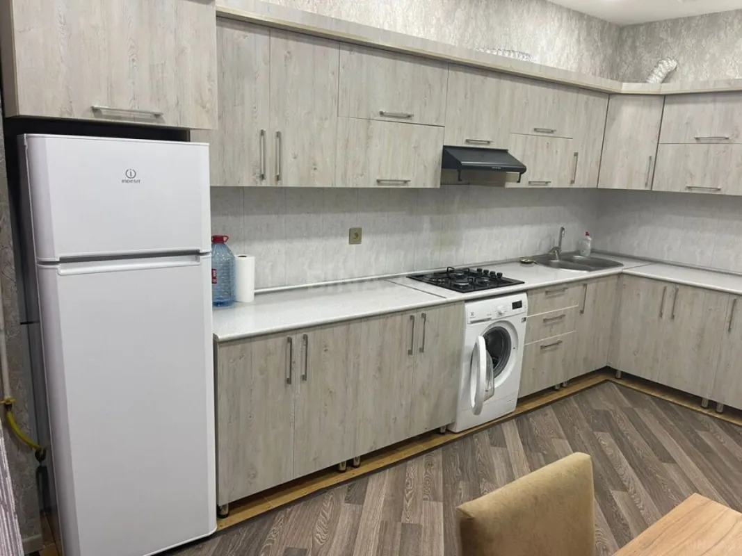 Satılır 2 otaqlı mənzil 100 m²