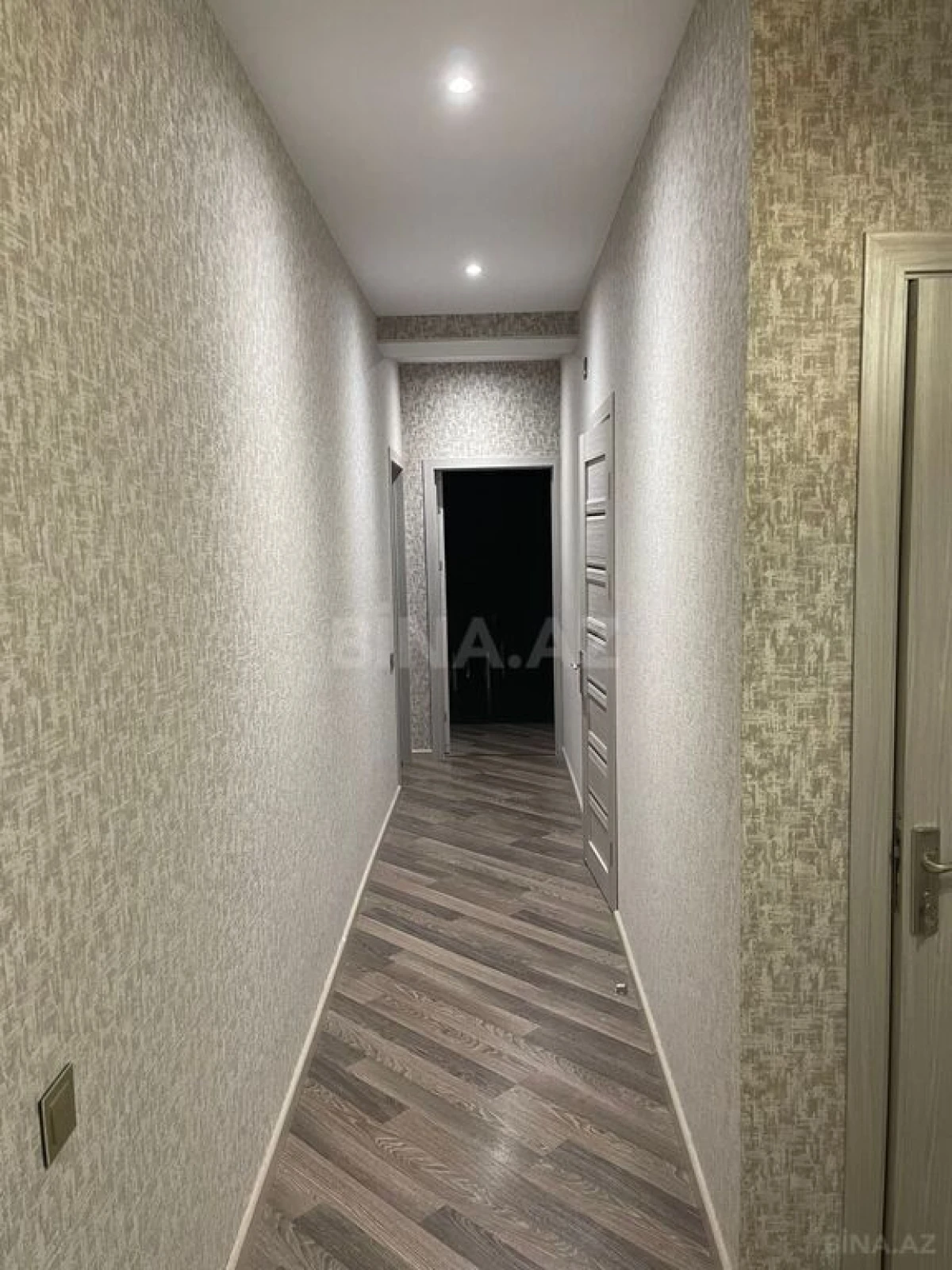 Satılır 2 otaqlı mənzil 100 m²