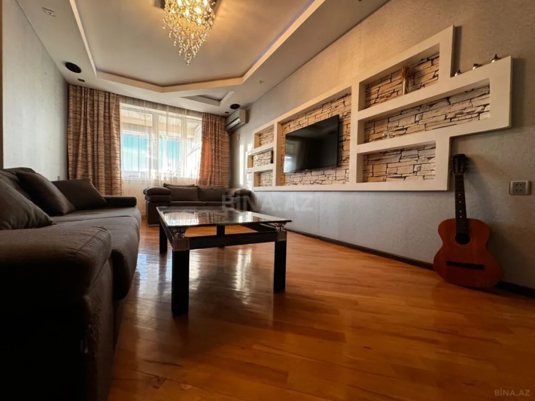 Kirayə verilir 3 otaqlı mənzil 135 m²